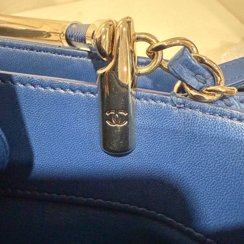 Chanel Royal Blue Quilted Shoulder Bag - Picture 9 of 10